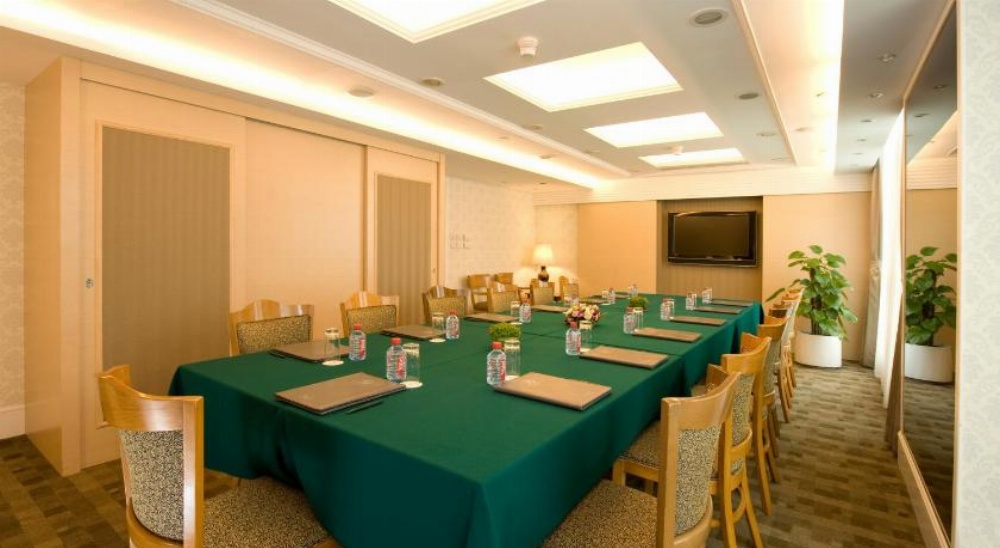 Bishop Lei International House Image 34